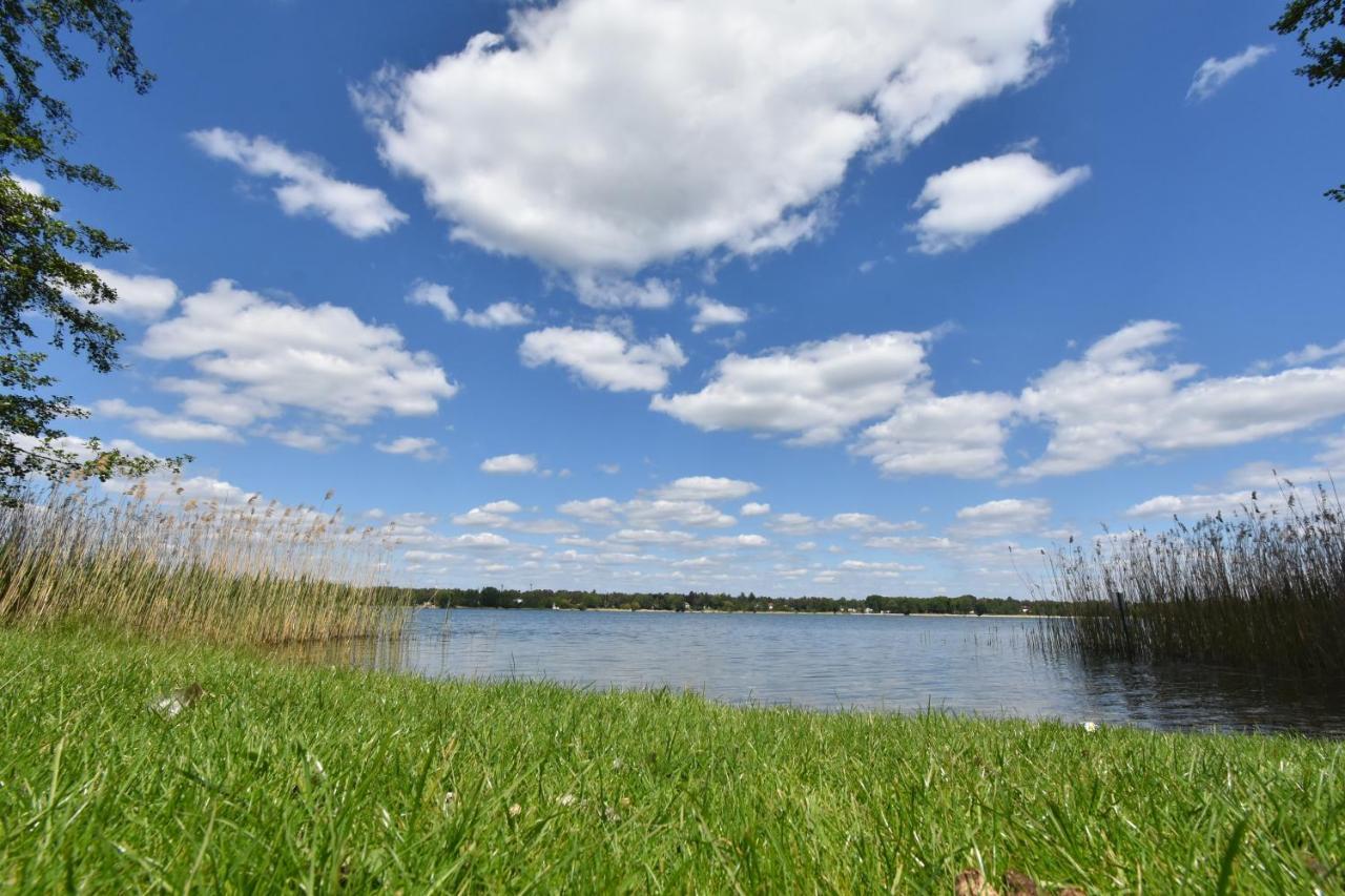 Seepark Hotel Am Wandlitzsee Bagian luar foto