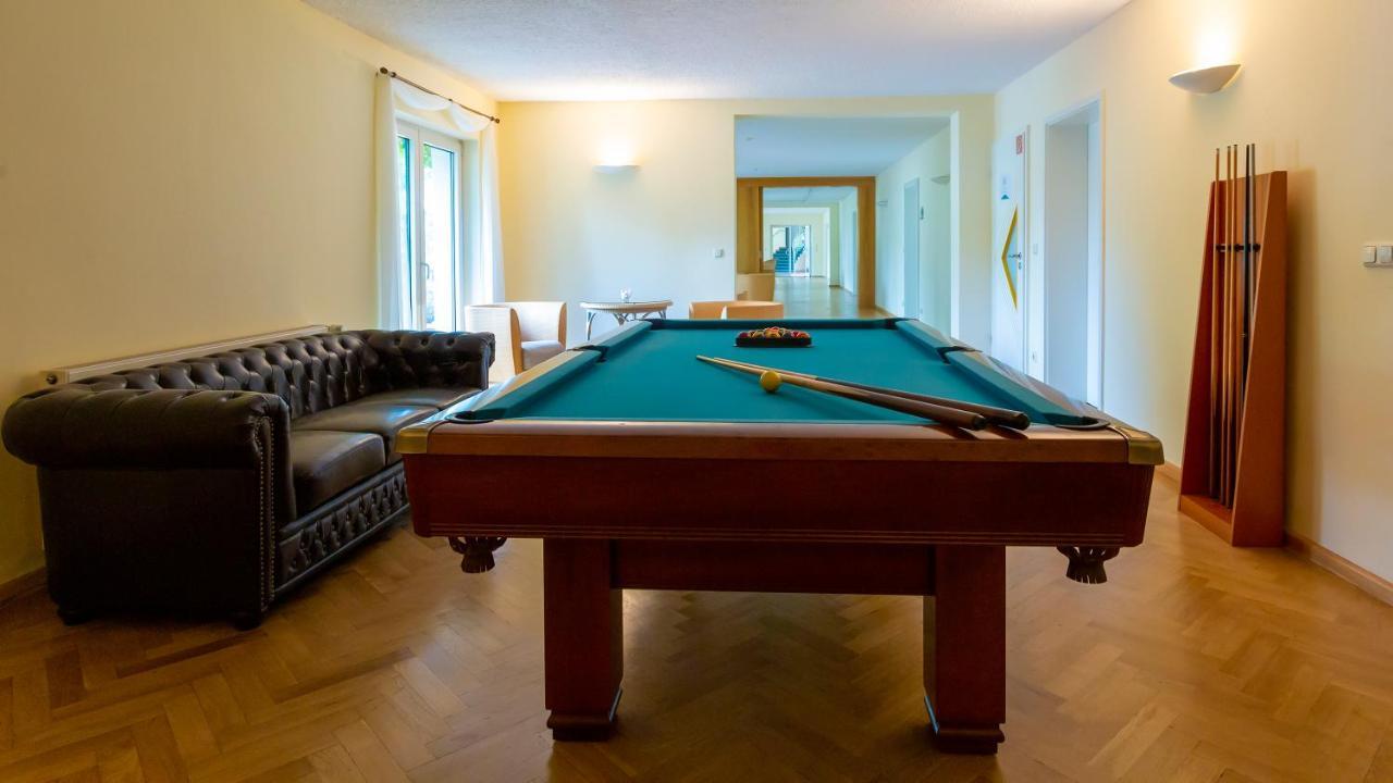 Seepark Hotel Am Wandlitzsee Bagian luar foto