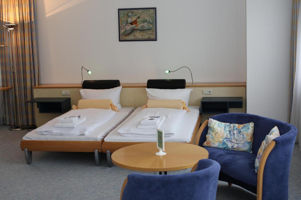 Seepark Hotel Am Wandlitzsee Bagian luar foto