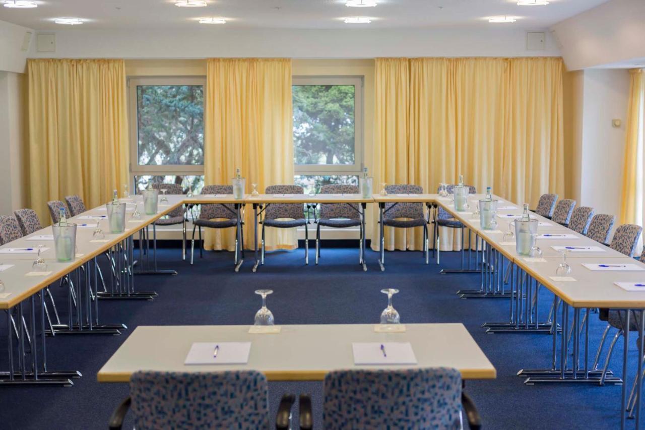 Seepark Hotel Am Wandlitzsee Bagian luar foto