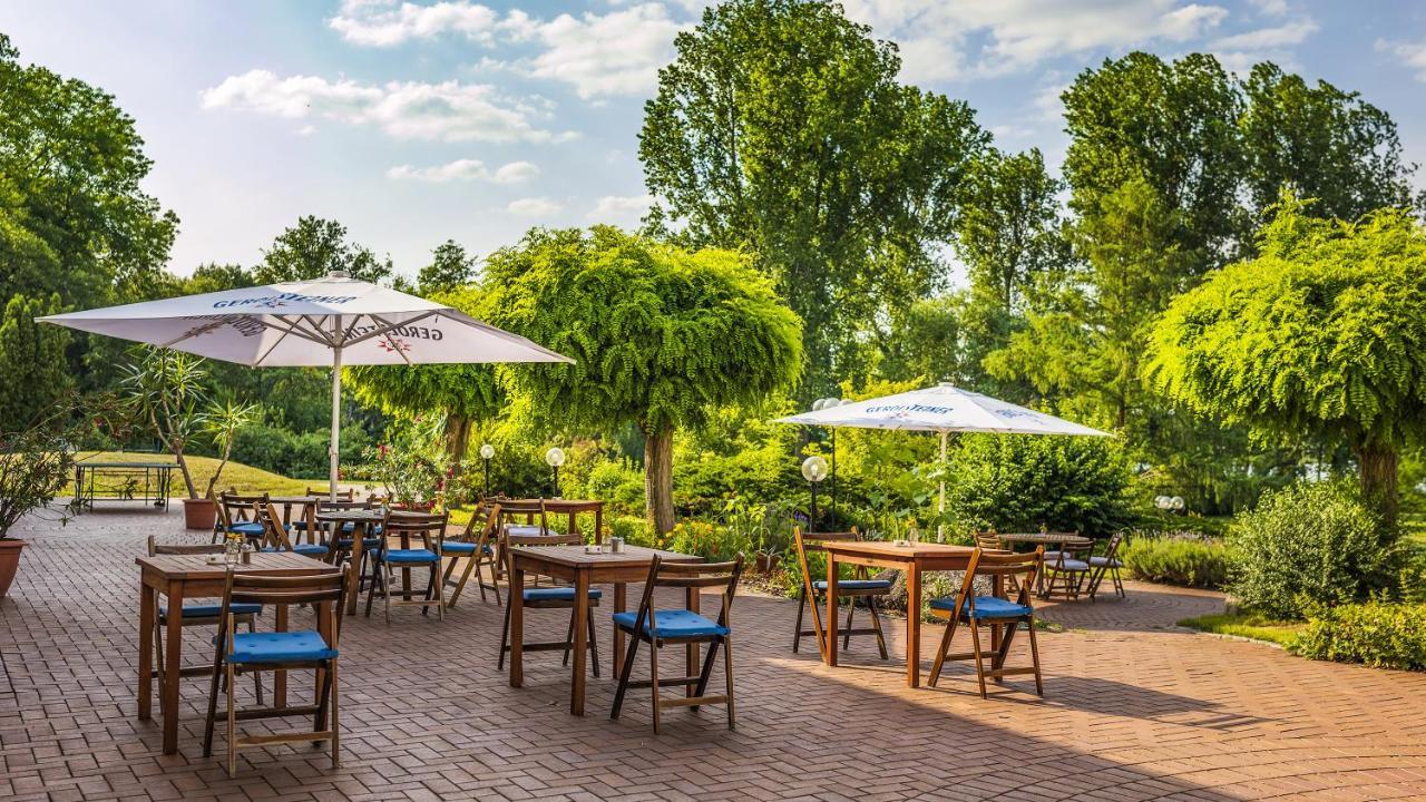 Seepark Hotel Am Wandlitzsee Bagian luar foto