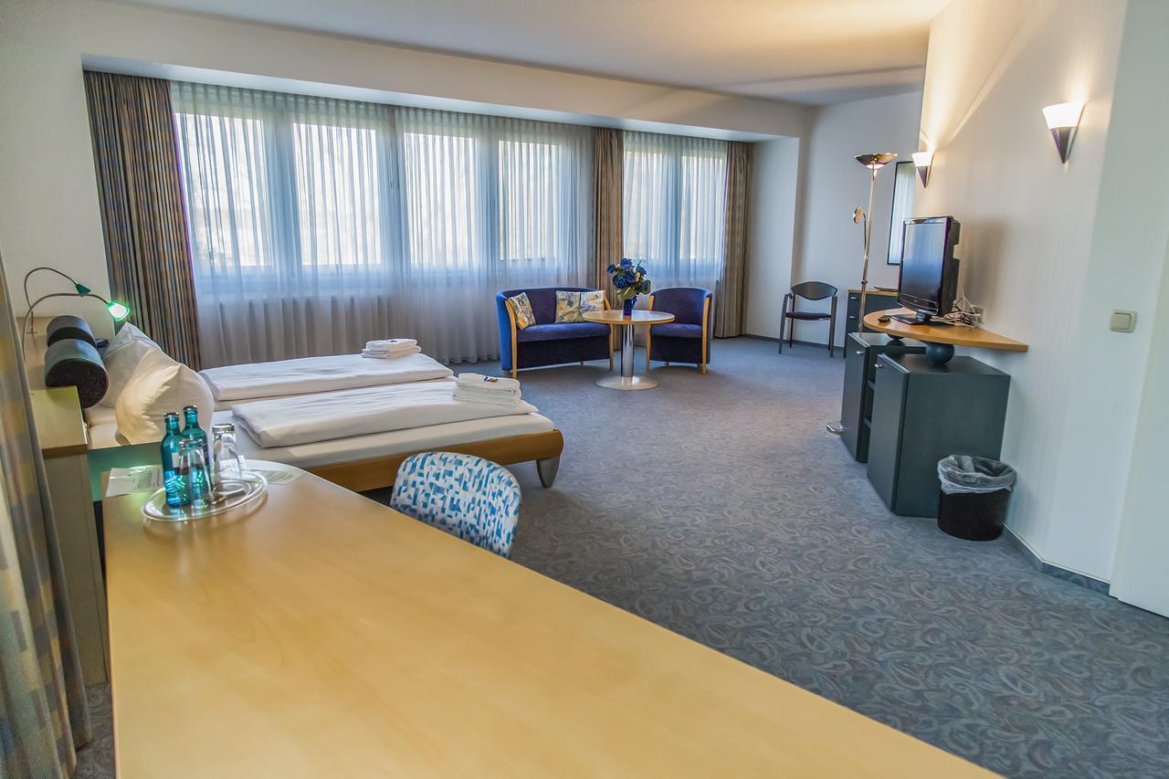Seepark Hotel Am Wandlitzsee Bagian luar foto