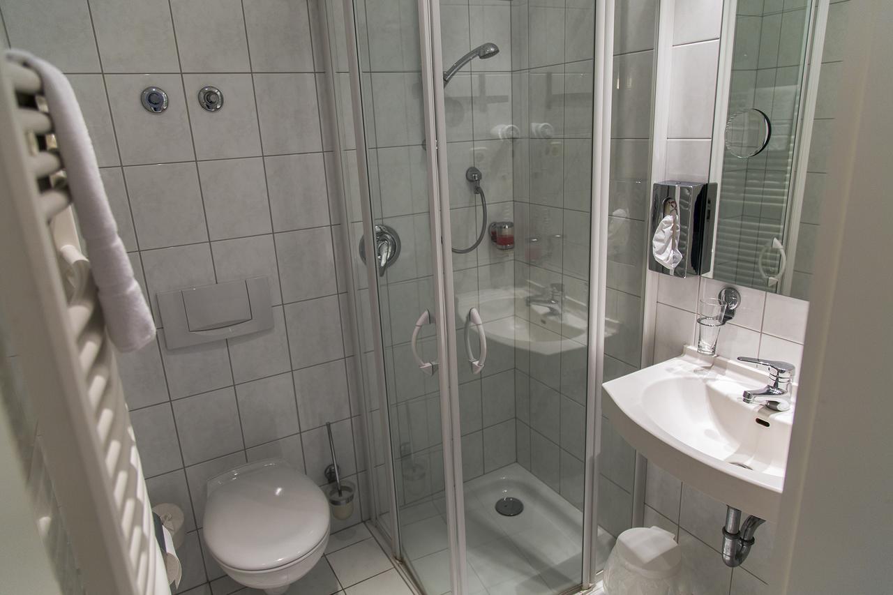 Seepark Hotel Am Wandlitzsee Bagian luar foto